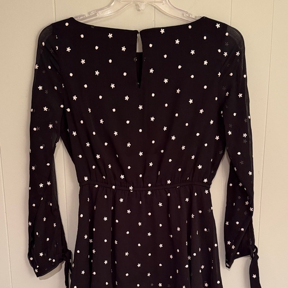 Ann Taylor Black Dress with White Floral Embroidered Pattern - Picture 4 of 4